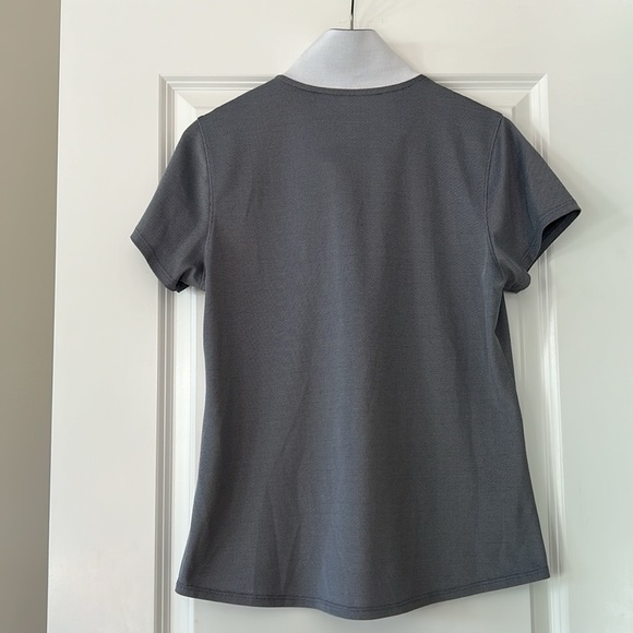 Vineyard Vines Performance Polo Shirt Silvery Blue Medium w MEASUREMENTS! - Picture 9 of 13